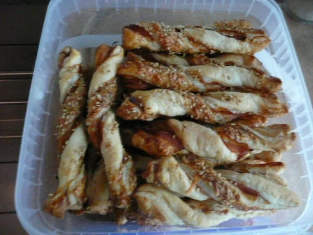 BLÄTTERTEIG / Schinken -Käse -Stangen - Rezept