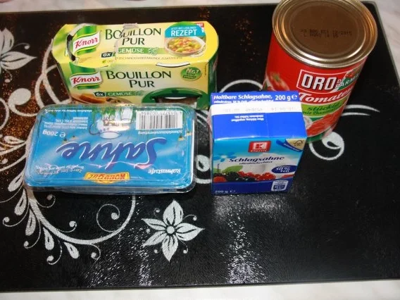 Rezept: Tortellini mit Tomaten - Käse - Sahnesoße Bild Nr. 3 Tortellini mit Tomaten - Käse - Sahnesoße - Rezept - Bild Nr. 3