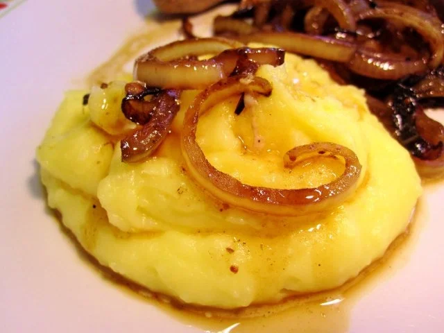 Rezept: Bratwurst mit Balsamico-Zwiebeln ... Bild Nr. 4 Bratwurst mit Balsamico-Zwiebeln ... - Rezept - Bild Nr. 4