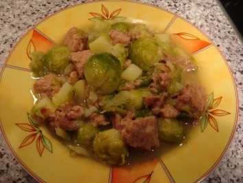 Rezept: Herbstlicher Rosenkohleintopf Herbstlicher Rosenkohleintopf - Rezept