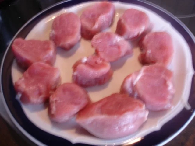 Schweinefilets-Medaillons mit gebackenem Blumenkohl und Tatarsauce *) - Rezept - Bild Nr. 4