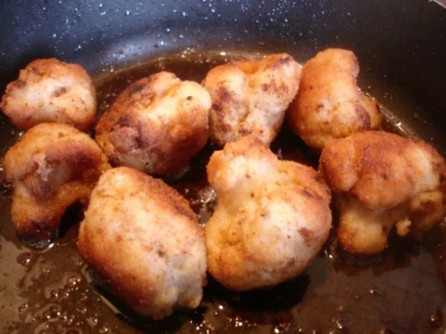 Schweinefilets-Medaillons mit gebackenem Blumenkohl und Tatarsauce *) - Rezept - Bild Nr. 17