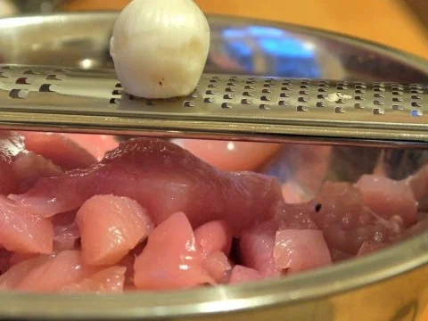 Süsskartoffel-Pommes, Hähnchengeschnetzeltes, Kräuterseitlinge, pikante Majo - Rezept - Bild Nr. 3