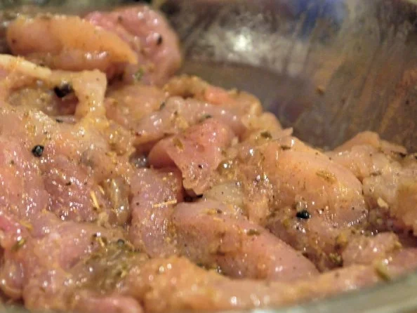 Süsskartoffel-Pommes, Hähnchengeschnetzeltes, Kräuterseitlinge, pikante Majo - Rezept - Bild Nr. 7