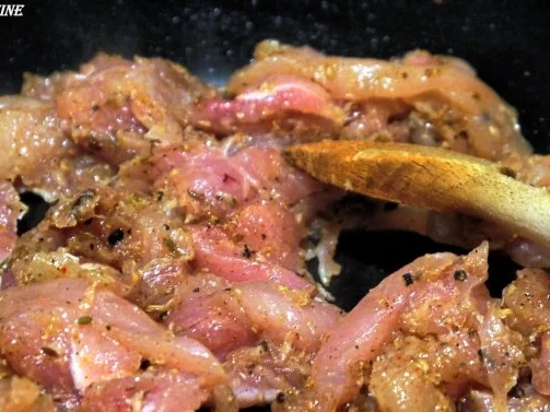 Süsskartoffel-Pommes, Hähnchengeschnetzeltes, Kräuterseitlinge, pikante Majo - Rezept - Bild Nr. 13