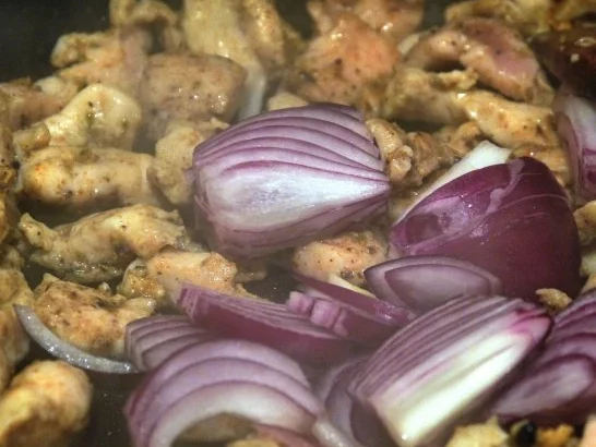 Süsskartoffel-Pommes, Hähnchengeschnetzeltes, Kräuterseitlinge, pikante Majo - Rezept - Bild Nr. 14