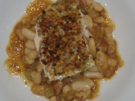 Rezept: Cassoulet mit weissen Bohnen und gratiniertem Seewolffilet Cassoulet mit weissen Bohnen und gratiniertem Seewolffilet - Rezept