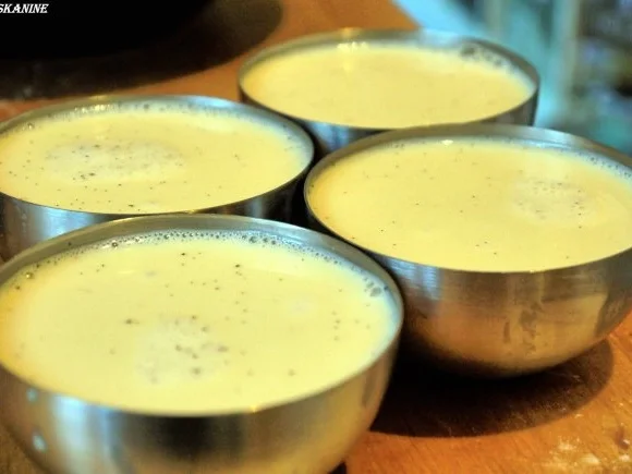 Rum-Pannacotta mit Limettensirup und Granatapfelkernen - Rezept - Bild Nr. 6