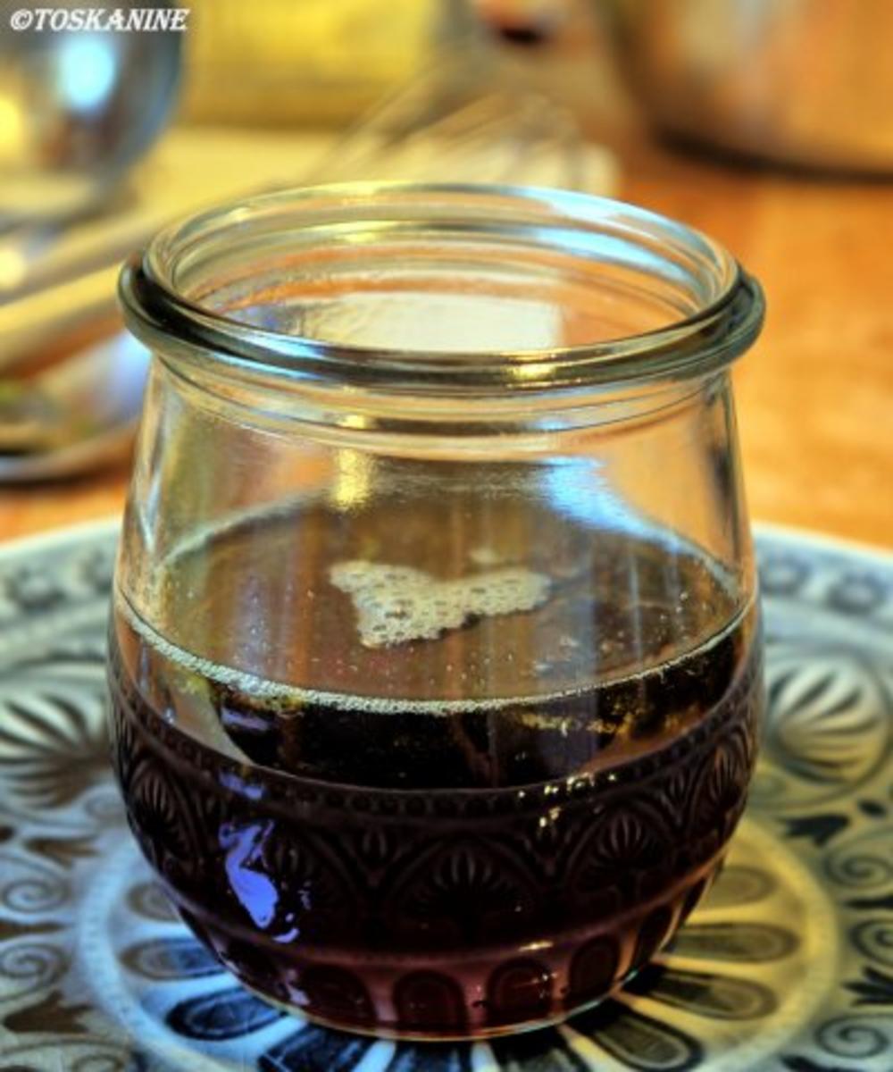 Rum-Pannacotta mit Limettensirup und Granatapfelkernen - Rezept - Bild Nr. 9