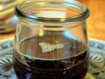 Rum-Pannacotta mit Limettensirup und Granatapfelkernen - Rezept - Bild Nr. 9