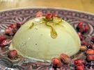 Rum-Pannacotta mit Limettensirup und Granatapfelkernen - Rezept