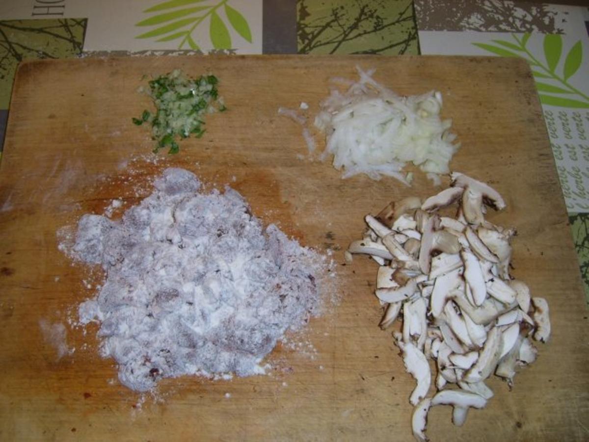 Hähnchenleber mit frischen Champignons und Spätzle - Rezept - Bild Nr. 2