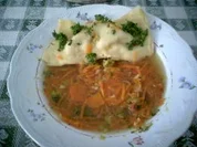 Rezept: Vegan : Gemüsemaultaschen in Karotten - Gemüsebrühe Vegan : Gemüsemaultaschen in Karotten - Gemüsebrühe - Rezept