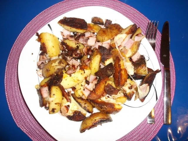 Rezept: Kartoffeln: Bratkartoffeln mit Burgunderbraten und Bergkäse Bild Nr. 10 Kartoffeln: Bratkartoffeln mit Burgunderbraten und Bergkäse - Rezept - Bild Nr. 10