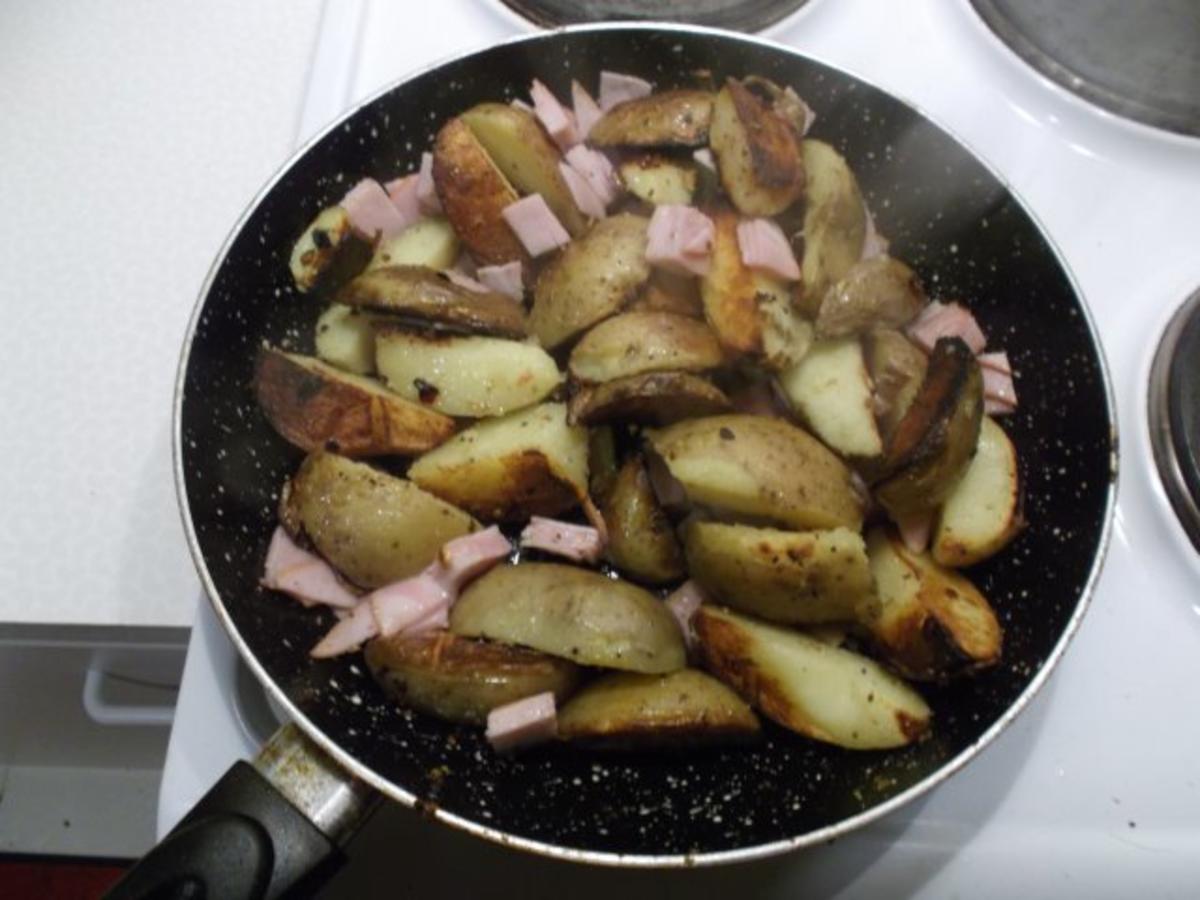 Kartoffeln: Bratkartoffeln mit Burgunderbraten und Bergkäse - Rezept - Bild Nr. 5
