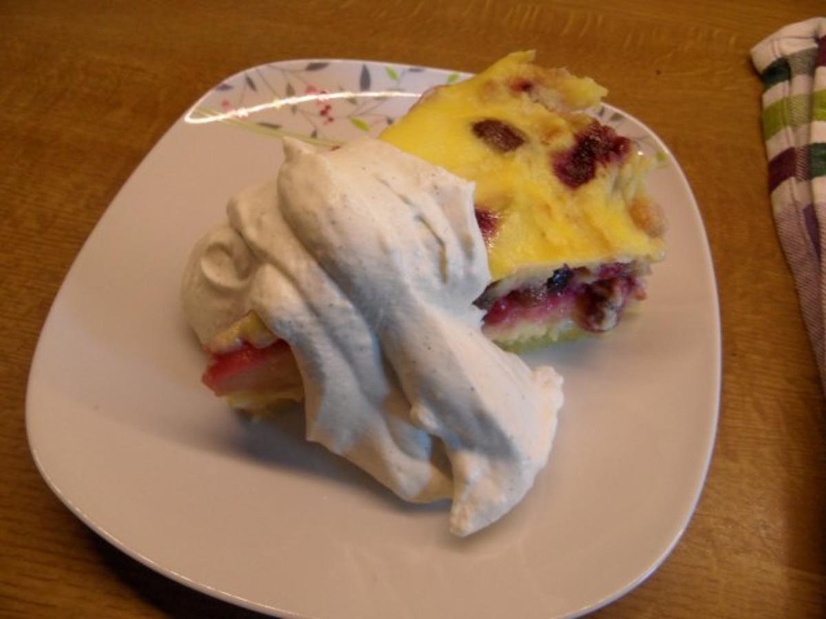 Apfel-Puddingkuchen mit Beeren - Rezept