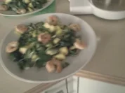 Feldsalat mit Mango, Avocado und Garnelen - Rezept