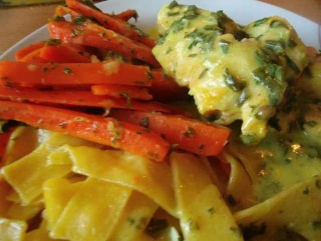 Lachs in Limetten-Schnittlauchsahnesosse mit Orangen-Ingwermöhrengemüse - Rezept - Bild Nr. 9