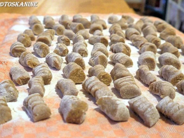 Kastanien-Gnocchi mit Salbei-Butter-Sauce - Rezept - Bild Nr. 11