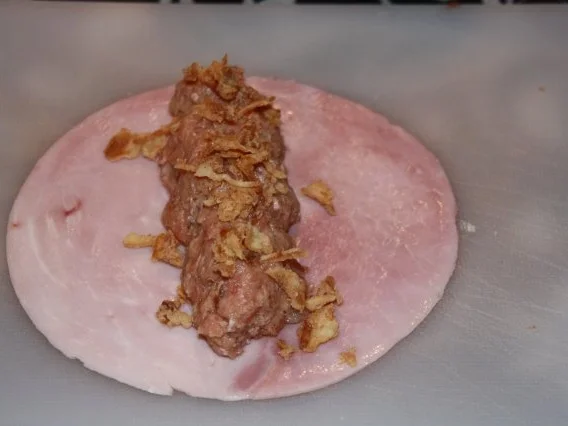 Rezept: Schinkenröllchen mit Hackfleisch in Chili - Sahne Soße Bild Nr. 5 Schinkenröllchen mit Hackfleisch in Chili - Sahne Soße - Rezept - Bild Nr. 5