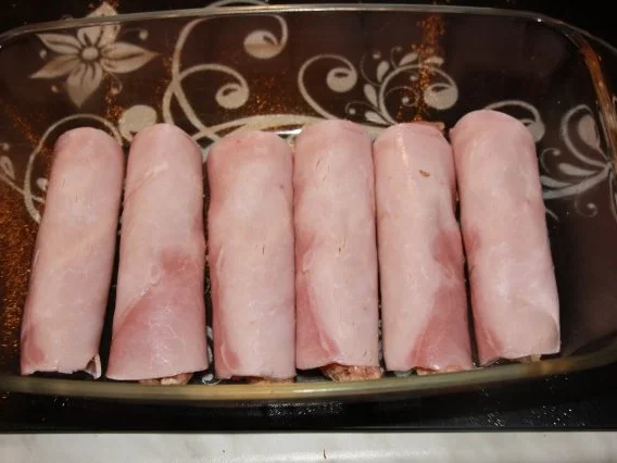 Rezept: Schinkenröllchen mit Hackfleisch in Chili - Sahne Soße Bild Nr. 6 Schinkenröllchen mit Hackfleisch in Chili - Sahne Soße - Rezept - Bild Nr. 6