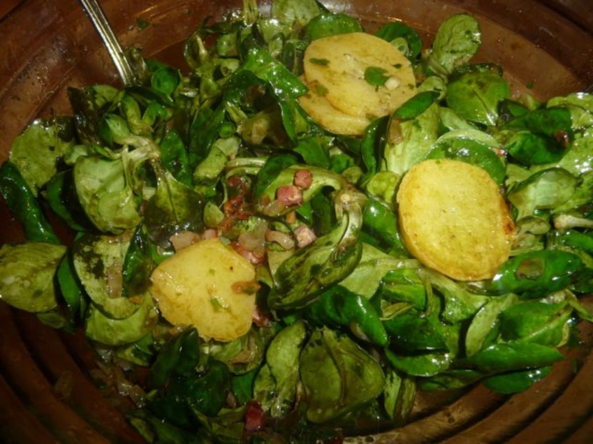 Bilder für Vogerlsalat mit Kartoffeln - Rezept