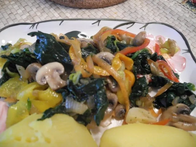 Vegan : Gemüse - Pfanne mit Pellkartoffeln - Rezept