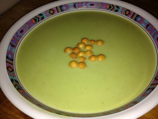 Rezept: Broccolirahmsuppe Broccolirahmsuppe - Rezept