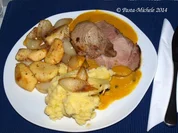 Schweinebraten pikant mit Schmoräpfeln und Zwiebeln - Rezept
