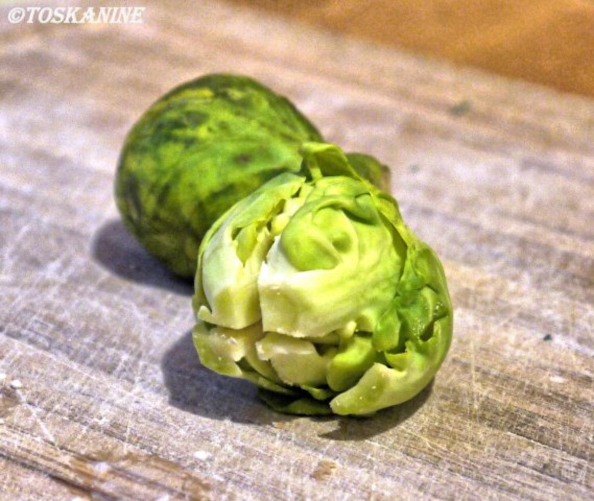 Salbei-Rahmgeflügelleber, Kastanien-Schupfnudeln, Rosenkohl - Rezept - Bild Nr. 7