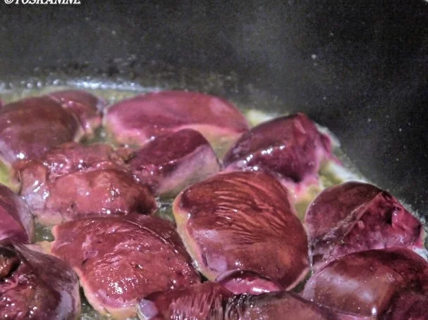 Salbei-Rahmgeflügelleber, Kastanien-Schupfnudeln, Rosenkohl - Rezept - Bild Nr. 11