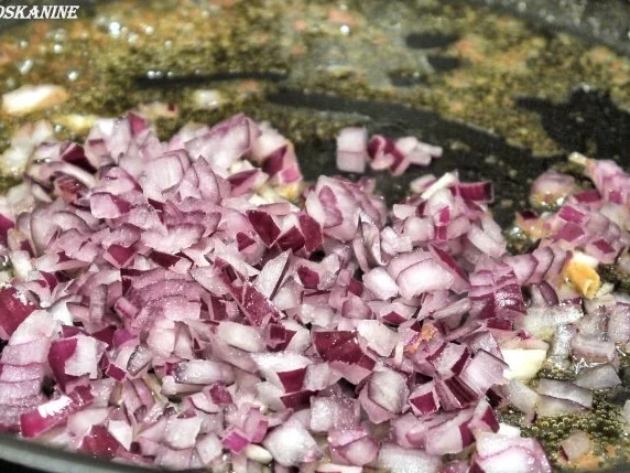 Salbei-Rahmgeflügelleber, Kastanien-Schupfnudeln, Rosenkohl - Rezept - Bild Nr. 12