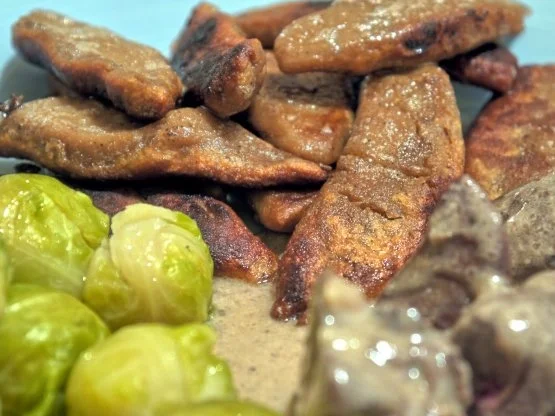 Salbei-Rahmgeflügelleber, Kastanien-Schupfnudeln, Rosenkohl - Rezept - Bild Nr. 19