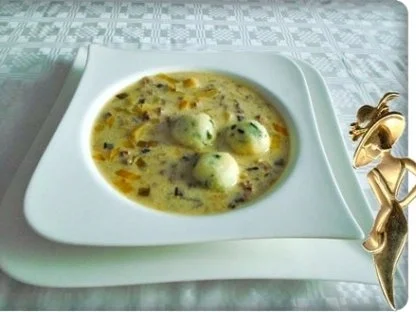 Rezept: ※ Käse-Lauch-Hack Suppe mit Ricotta-Petersilie Klößchen ※ ※ Käse-Lauch-Hack Suppe mit Ricotta-Petersilie Klößchen ※ - Rezept