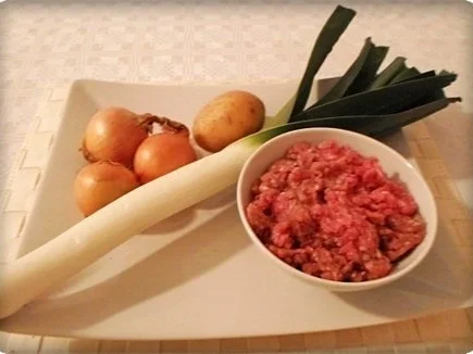 Rezept: ※ Käse-Lauch-Hack Suppe mit Ricotta-Petersilie Klößchen ※ Bild Nr. 3 ※ Käse-Lauch-Hack Suppe mit Ricotta-Petersilie Klößchen ※ - Rezept - Bild Nr. 3