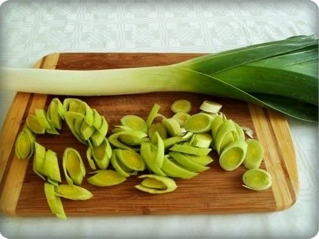 Rezept: ※ Käse-Lauch-Hack Suppe mit Ricotta-Petersilie Klößchen ※ Bild Nr. 9 ※ Käse-Lauch-Hack Suppe mit Ricotta-Petersilie Klößchen ※ - Rezept - Bild Nr. 9