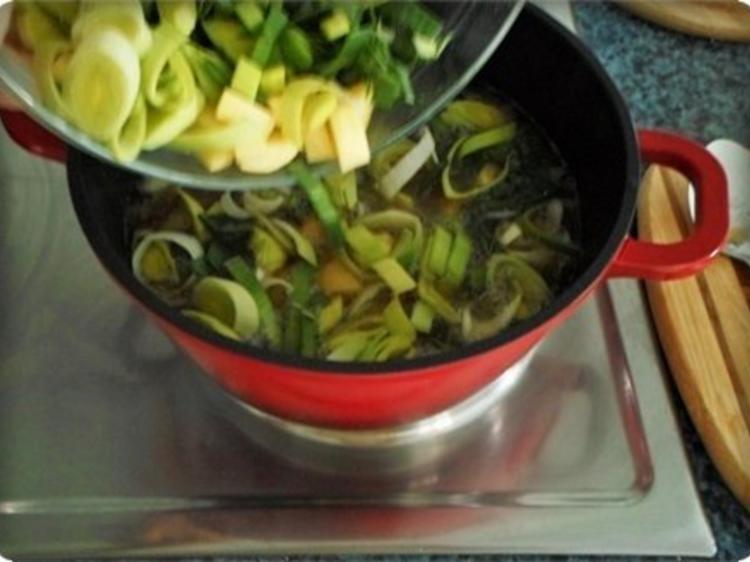 Käse Lauch Hack Suppe mit Ricotta Petersilie Klößchen ※ - einfach - von ...