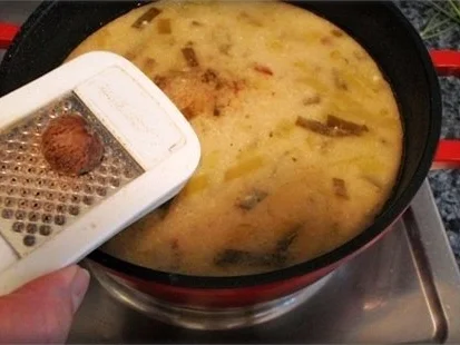 Rezept: ※ Käse-Lauch-Hack Suppe mit Ricotta-Petersilie Klößchen ※ Bild Nr. 16 ※ Käse-Lauch-Hack Suppe mit Ricotta-Petersilie Klößchen ※ - Rezept - Bild Nr. 16