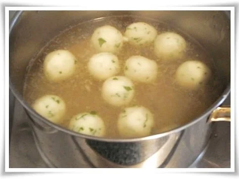 Rezept: Ricotta-Petersilie Klößchen = als vielseitige Beilage Bild Nr. 15 Ricotta-Petersilie Klößchen = als vielseitige Beilage - Rezept - Bild Nr. 15