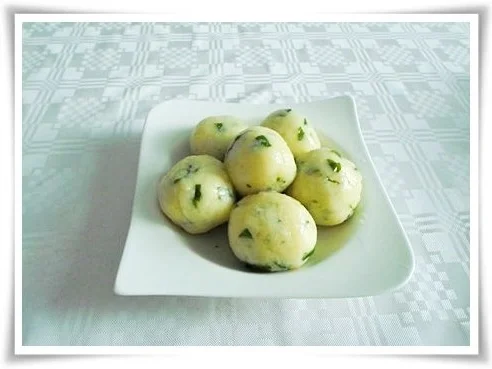 Rezept: Ricotta-Petersilie Klößchen = als vielseitige Beilage Bild Nr. 17 Ricotta-Petersilie Klößchen = als vielseitige Beilage - Rezept - Bild Nr. 17