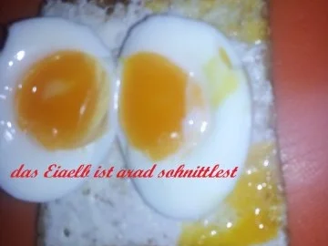 Rezept: Sahnemeerrttich auf Volkorntoast mit Mittelweichem Ei Bild Nr. 9 Sahnemeerrttich auf Volkorntoast mit Mittelweichem Ei - Rezept - Bild Nr. 9