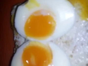 Rezept: Sahnemeerrttich auf Volkorntoast mit Mittelweichem Ei Bild Nr. 10 Sahnemeerrttich auf Volkorntoast mit Mittelweichem Ei - Rezept - Bild Nr. 10