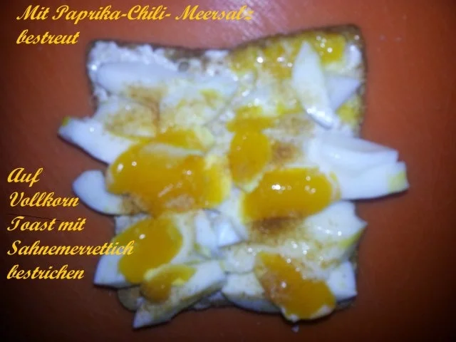 Rezept: Sahnemeerrttich auf Volkorntoast mit Mittelweichem Ei Bild Nr. 12 Sahnemeerrttich auf Volkorntoast mit Mittelweichem Ei - Rezept - Bild Nr. 12