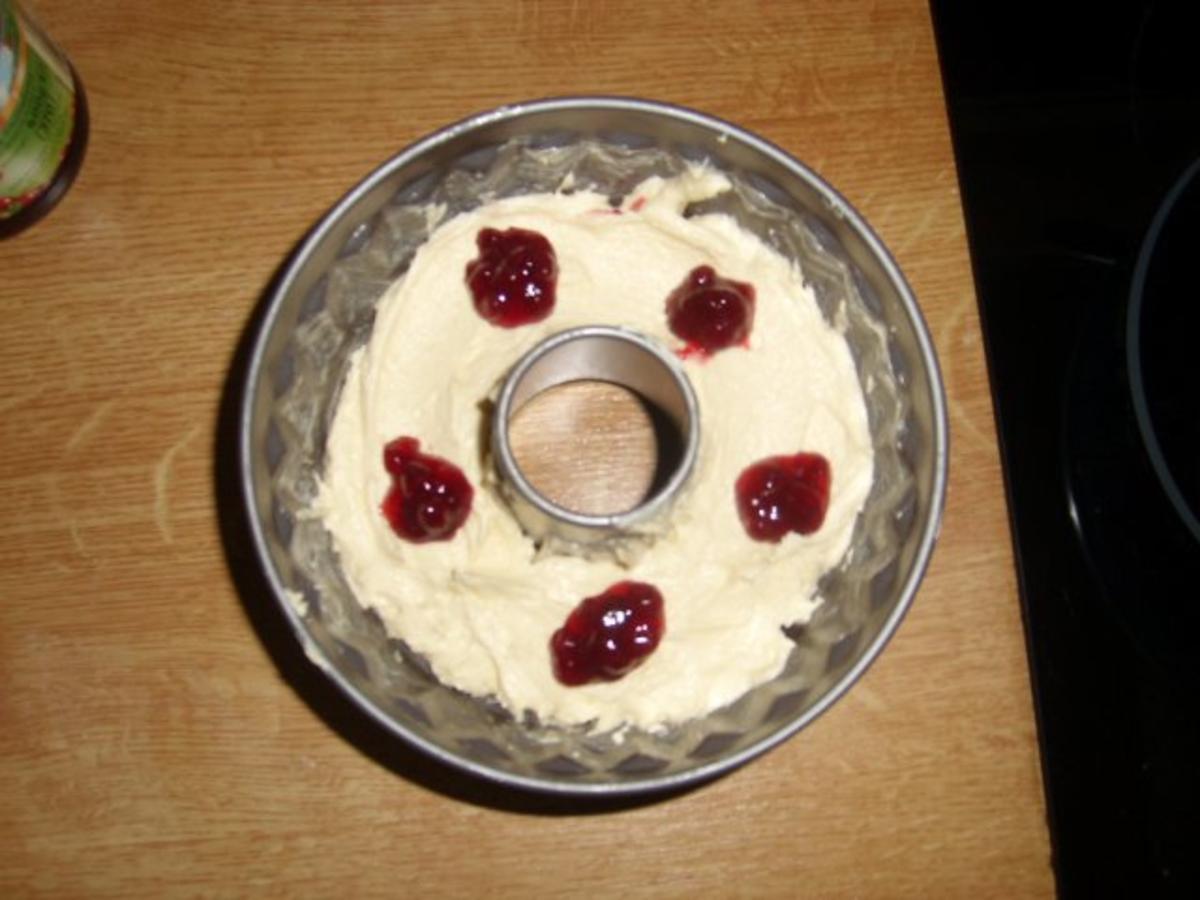 Kuchen/Torten...MINI Gugelhupf mit Preiselbeeren - Rezept - Bild Nr. 3