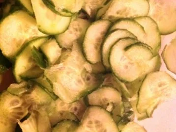 Rezept: Gurkensalat mit Rucula und Ayran Bild Nr. 3 Gurkensalat mit Rucula und Ayran - Rezept - Bild Nr. 3