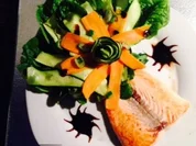 Zucchini Möhren Carpaccio mit Lachsspitze - Rezept