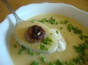 Rezept: Selleriesuppe mit Brรคteinlage Selleriesuppe mit Brรคteinlage - Rezept