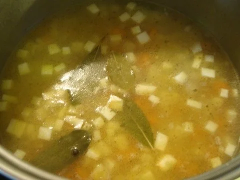 Rezept: Selleriesuppe mit Bräteinlage Bild Nr. 5 Selleriesuppe mit Bräteinlage - Rezept - Bild Nr. 5