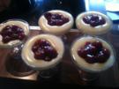 Vanillepudding mit heissen Kirschen - Rezept