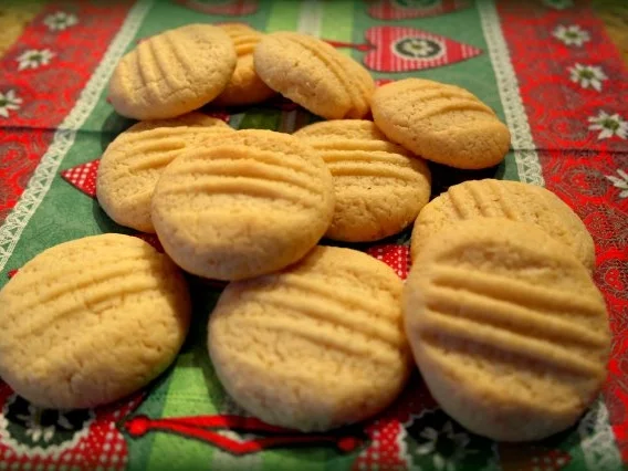 Rezept: Mandelmus-Plätzchen Mandelmus-Plätzchen - Rezept